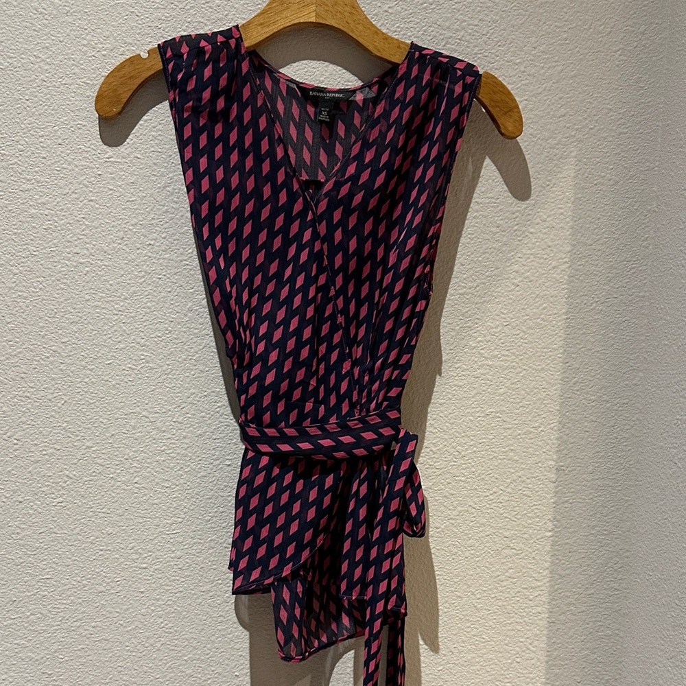 Banana Republic Pink and Black Sleeveless Top